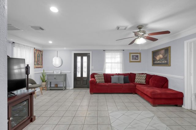 19096 County Road 669f, Alvin, TX 77511