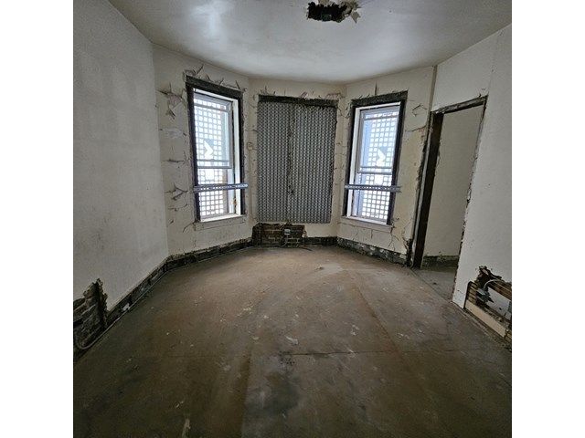 925 S Springfield Avenue, Chicago, IL 60624