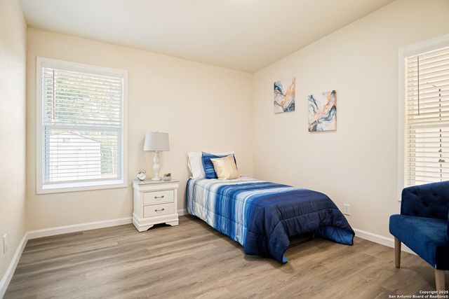 462 Springwood Ln, San Antonio, TX 78216