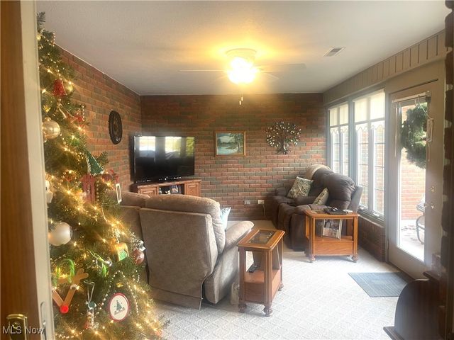 203 Pinehurst Drive, Dover, OH 44622