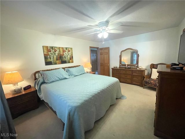 203 Pinehurst Drive, Dover, OH 44622