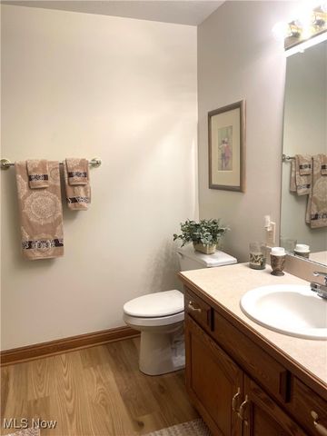 203 Pinehurst Drive, Dover, OH 44622