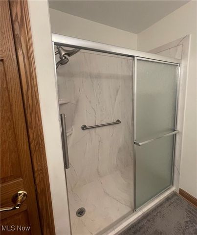 203 Pinehurst Drive, Dover, OH 44622