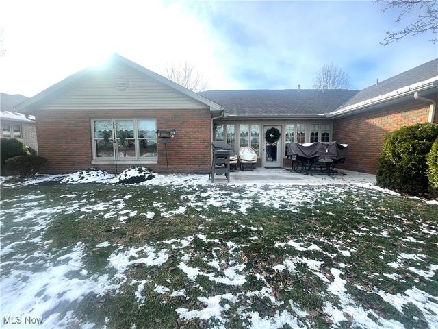 203 Pinehurst Drive, Dover, OH 44622