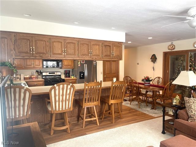 203 Pinehurst Drive, Dover, OH 44622