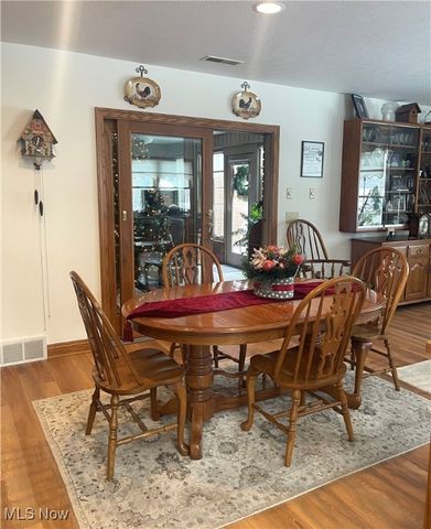 203 Pinehurst Drive, Dover, OH 44622