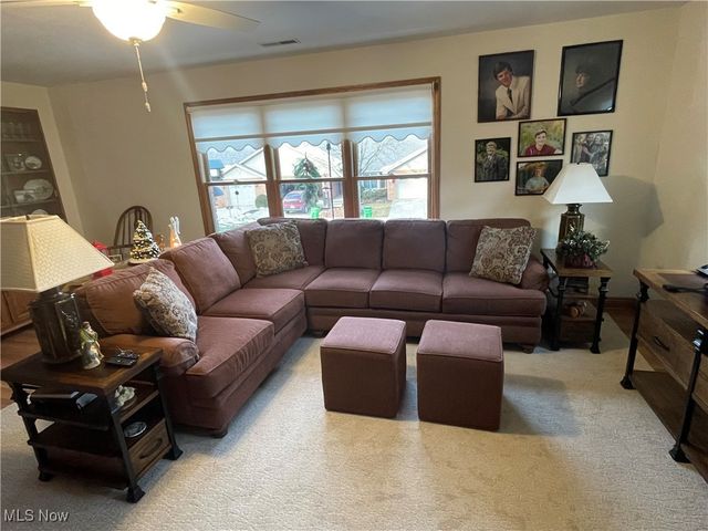 203 Pinehurst Drive, Dover, OH 44622