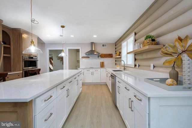 23311 WOODFIELD RD, Gaithersburg, MD 20882