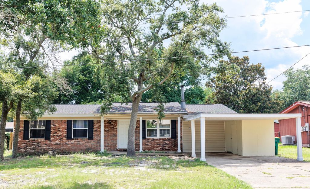 13 Port Dixie Boulevard, Shalimar, FL 32579