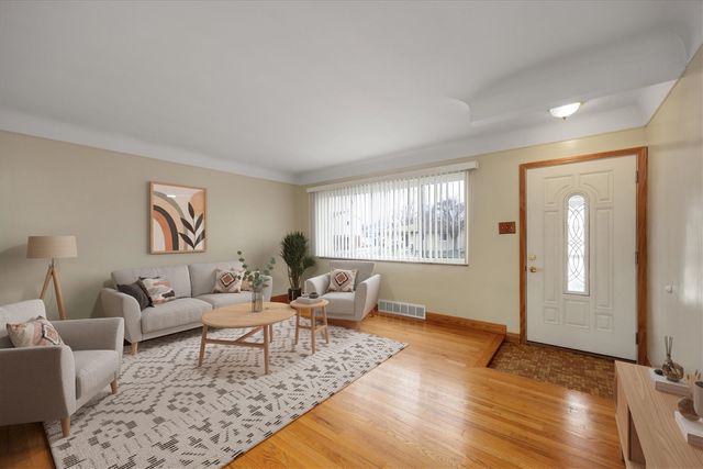 28110 Garfield Street, Roseville, MI 48066