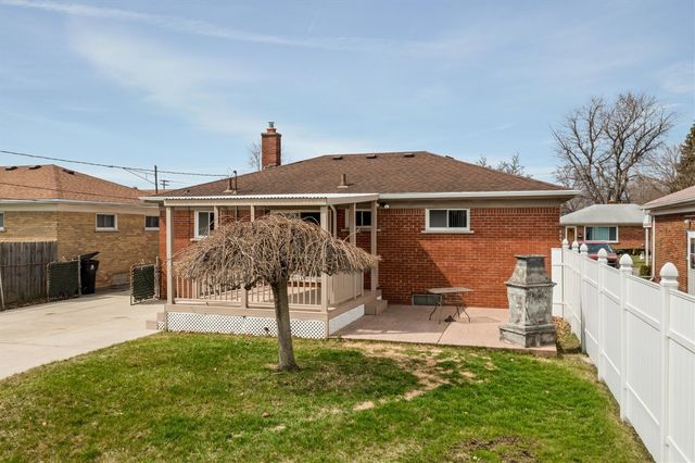 28110 Garfield Street, Roseville, MI 48066