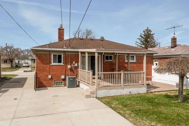 28110 Garfield Street, Roseville, MI 48066