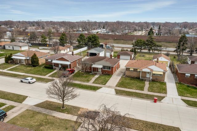 28110 Garfield Street, Roseville, MI 48066