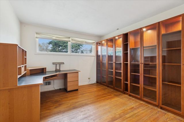 5440 S Edgewood Avenue, La Grange Highlands, IL 60525