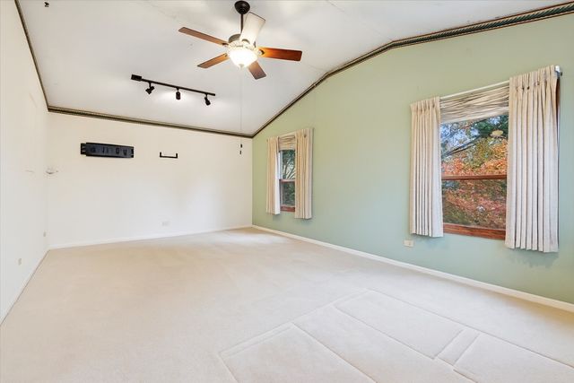 5440 S Edgewood Avenue, La Grange Highlands, IL 60525