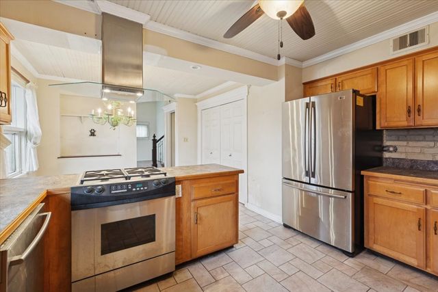 5440 S Edgewood Avenue, La Grange Highlands, IL 60525