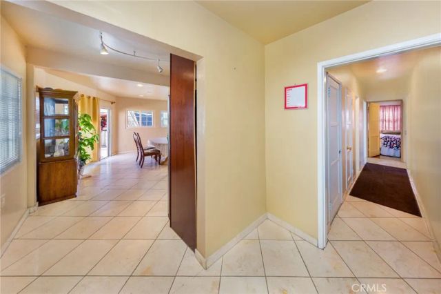 10425 Rainier Street, Sun Valley, CA 91352