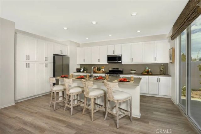 1518 E Holguin Street, Lancaster, CA 93534