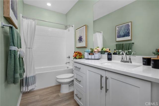 1518 E Holguin Street, Lancaster, CA 93534
