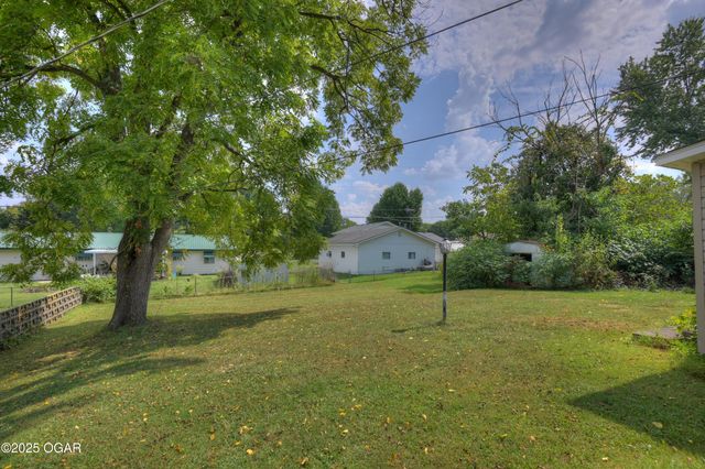 817 Kentland Drive, Neosho, MO 64850