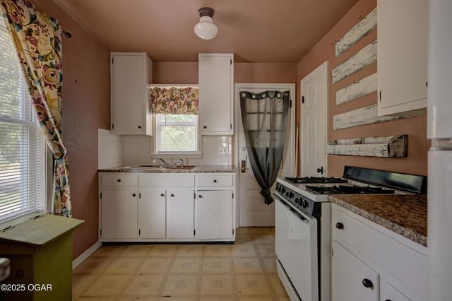 817 Kentland Drive, Neosho, MO 64850