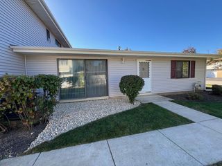 102 Tonset Court 102, Schaumburg, IL 60193