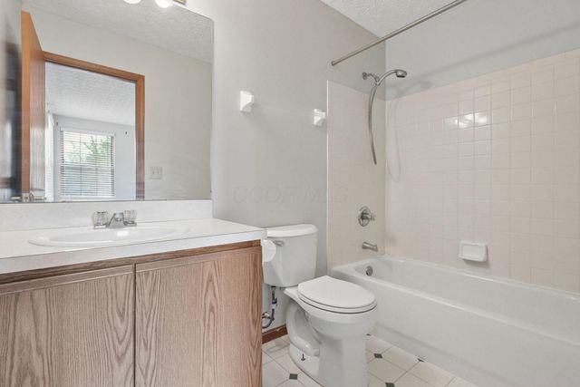 310 Pruden Drive, Pickerington, OH 43147