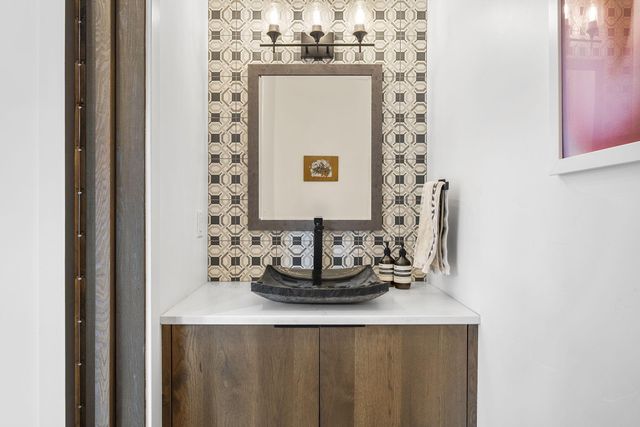 61438 Weinhard Court, Bend, OR 97702