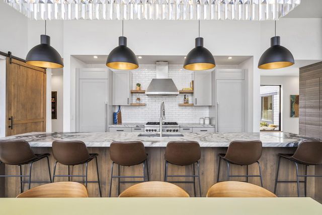 61438 Weinhard Court, Bend, OR 97702