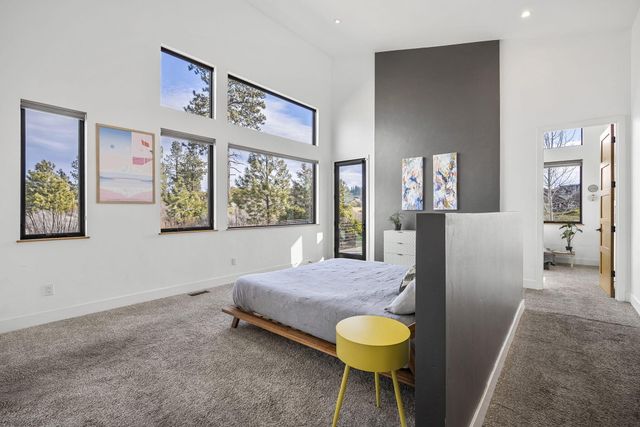 61438 Weinhard Court, Bend, OR 97702