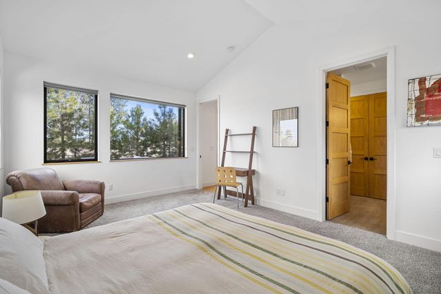 61438 Weinhard Court, Bend, OR 97702