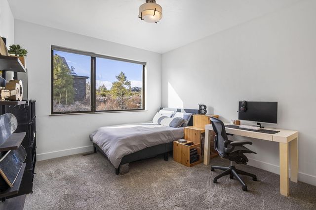 61438 Weinhard Court, Bend, OR 97702