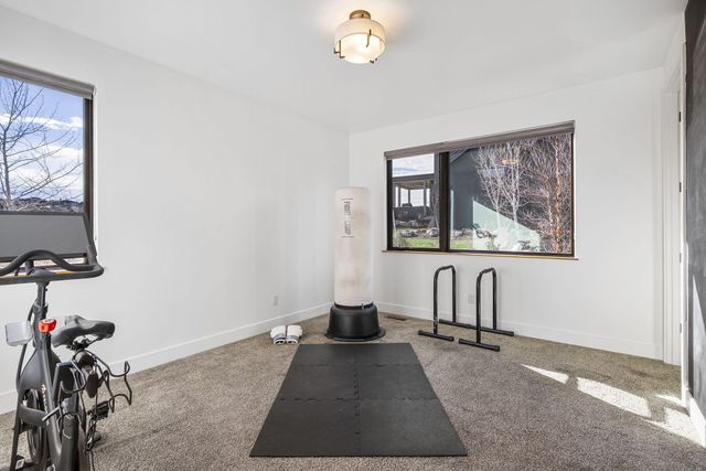 61438 Weinhard Court, Bend, OR 97702