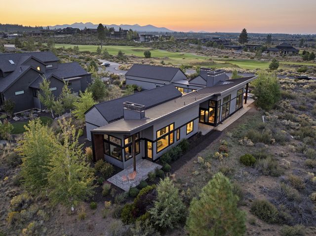 61438 Weinhard Court, Bend, OR 97702