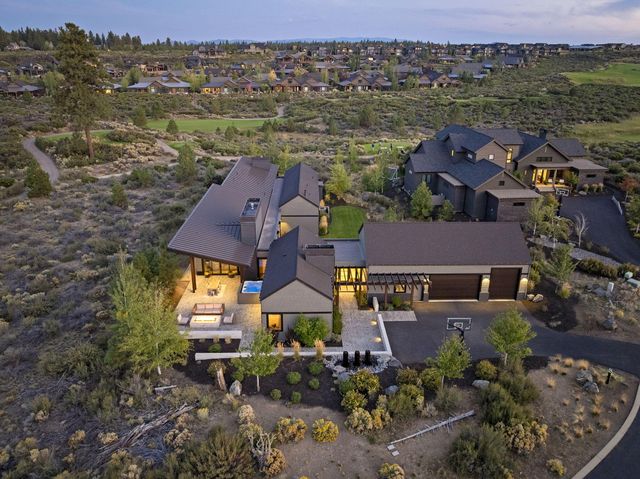 61438 Weinhard Court, Bend, OR 97702