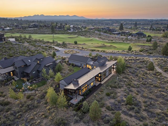 61438 Weinhard Court, Bend, OR 97702