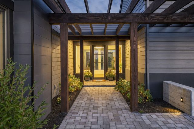 61438 Weinhard Court, Bend, OR 97702