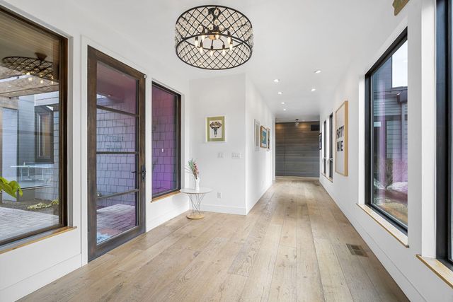 61438 Weinhard Court, Bend, OR 97702