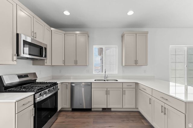 8218 W DIAMOND PEAK WAY, Magna, UT 84044