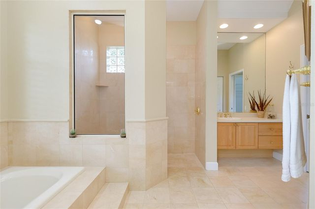 5213 88TH ST E, Bradenton, FL 34211