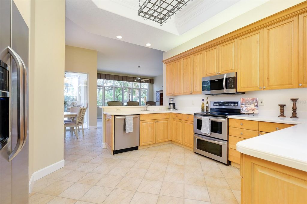 Image 20 of property listing at 5213 88TH ST E, Bradenton, FL 34211