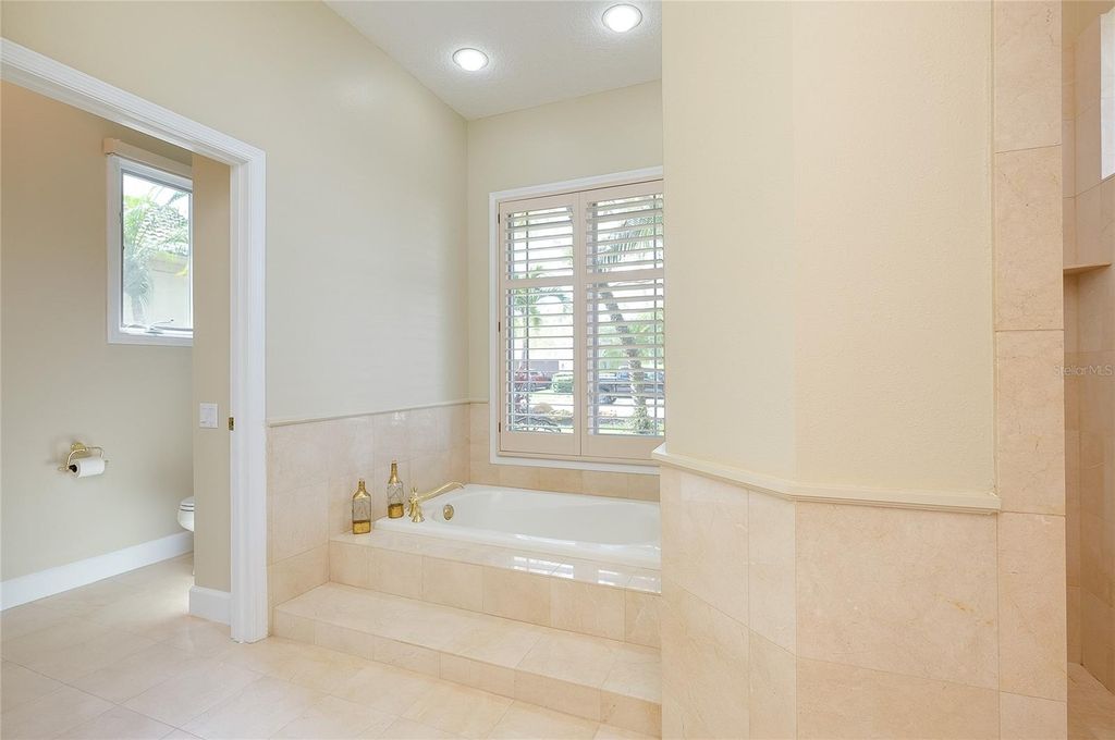 Image 32 of property listing at 5213 88TH ST E, Bradenton, FL 34211