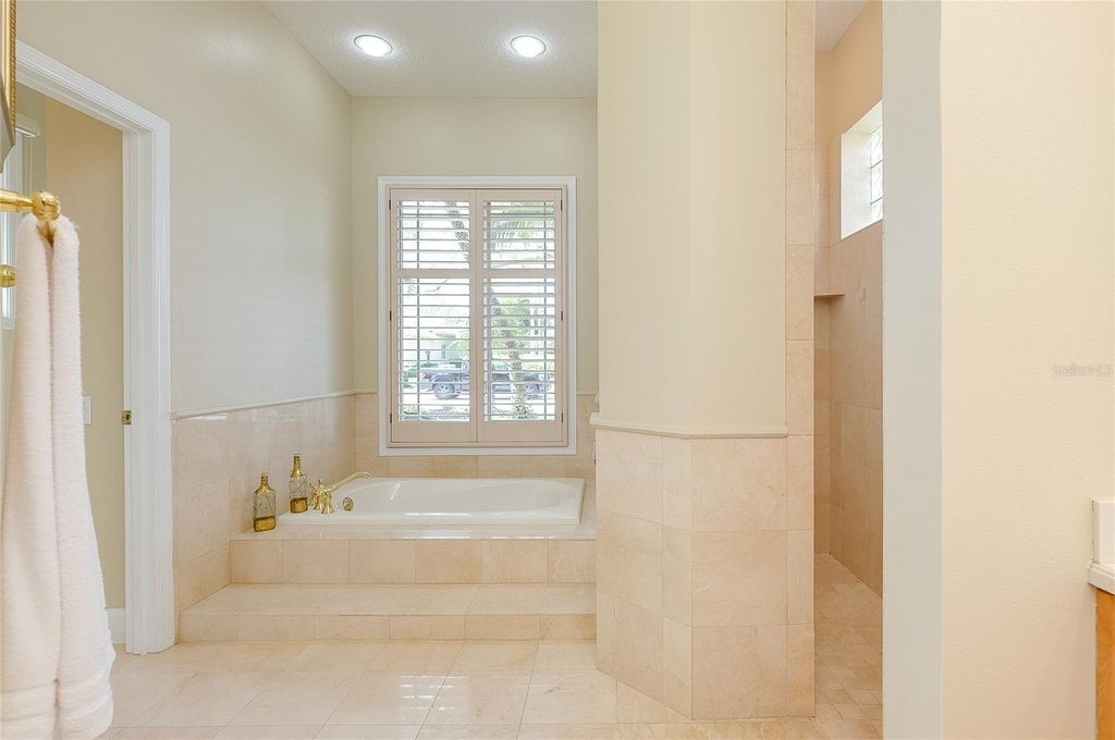 Image 33 of property listing at 5213 88TH ST E, Bradenton, FL 34211