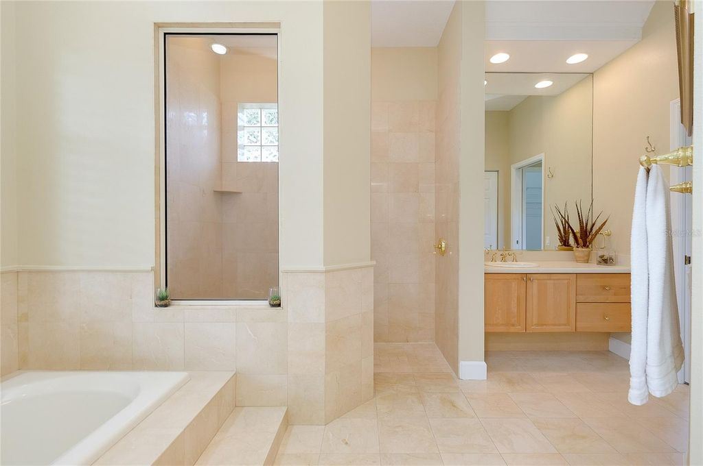 Image 34 of property listing at 5213 88TH ST E, Bradenton, FL 34211