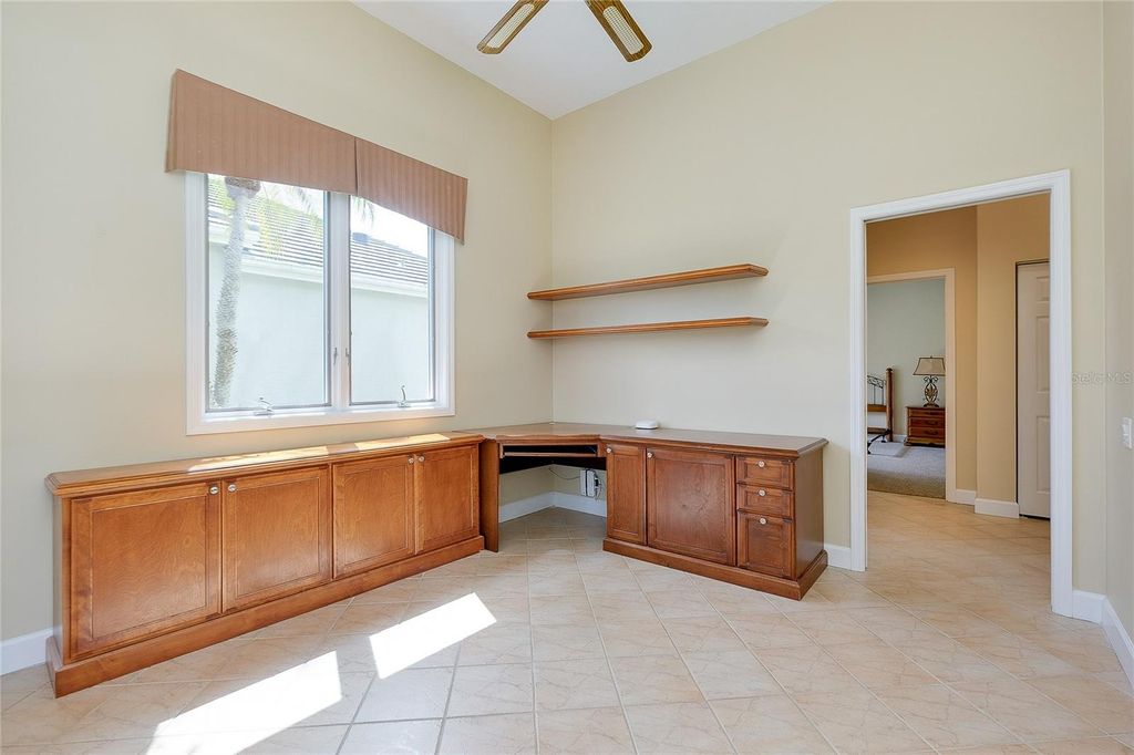 Image 40 of property listing at 5213 88TH ST E, Bradenton, FL 34211