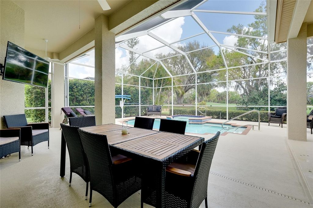 Image 48 of property listing at 5213 88TH ST E, Bradenton, FL 34211