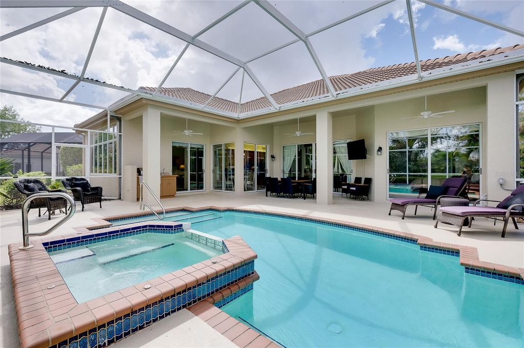 Image 51 of property listing at 5213 88TH ST E, Bradenton, FL 34211