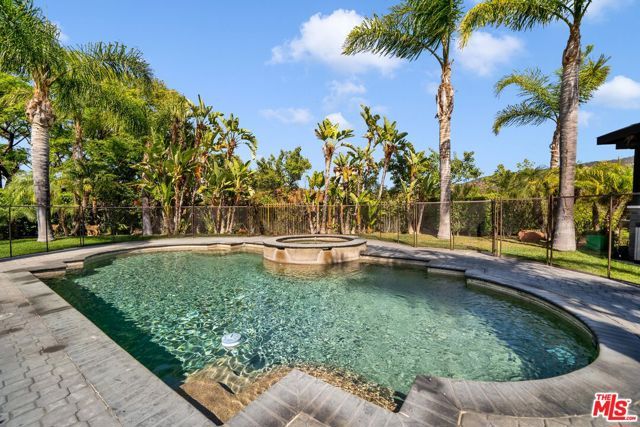 19034 Ashurst Lane, Tarzana (los Angeles), CA 91356