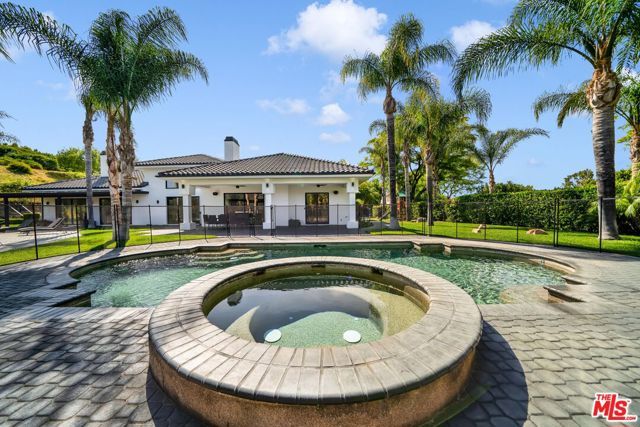 19034 Ashurst Lane, Tarzana (los Angeles), CA 91356