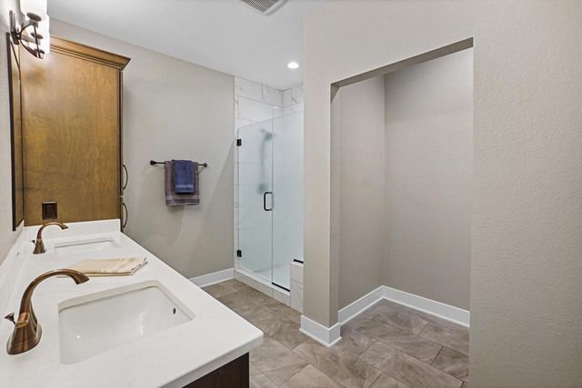 7916 E Stone Ridge DRIVE, Lannon, WI 53046